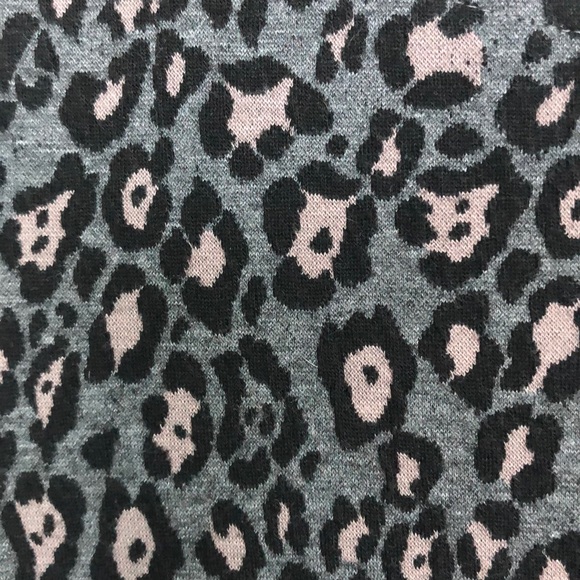 LOFT short-sleeved sweater top - Picture 2 of 4